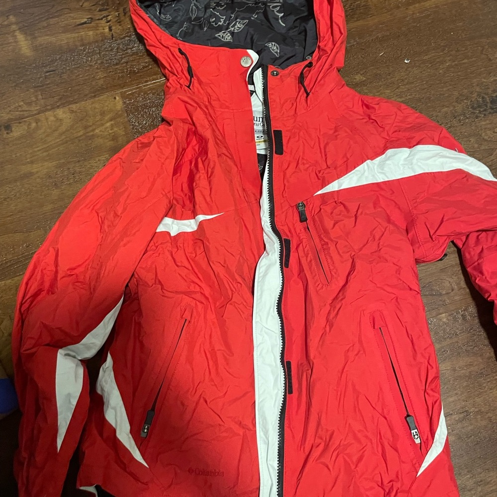 Columbia red Jacket. - Picture 2 of 10